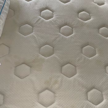 Yataş Cool And Wool Yatakta Sarı Lekeler