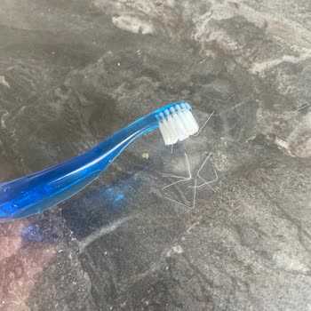 Rocs R. O. C. S Marka Diş Fırçasının Fırçası Dökülmesi