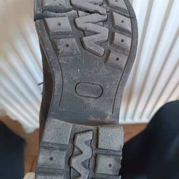 Garamond Ayakkabıda Çok Ucuz Tabanlık Kullanılmış