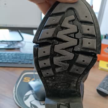 Garamond Ayakkabıda Çok Ucuz Tabanlık Kullanılmış