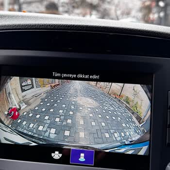 Aksaray Mercedes Servisi Çalışan Arabayı Bozdu