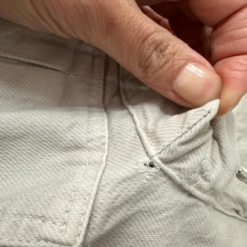 Zara Pantolon Her Yerinden Yırtılmaya Başladı