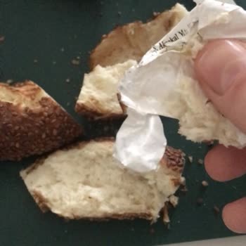 Harras File Marketten Aldığım Simitten Yabancı Maddeler Çıktı