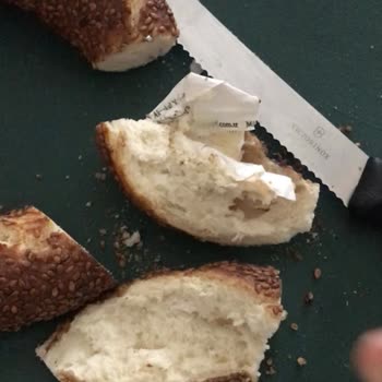 Harras File Marketten Aldığım Simitten Yabancı Maddeler Çıktı