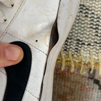 Nike'tan Alınan Spor Ayakkabı 8ayda Kenarlardan Açıldı Ve Sonuç Red