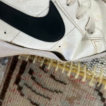 Nike'tan Alınan Spor Ayakkabı 8ayda Kenarlardan Açıldı Ve Sonuç Red