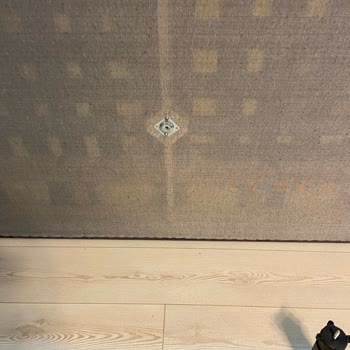 Engince Koltuk Takımı Ayakları Eğiliyor