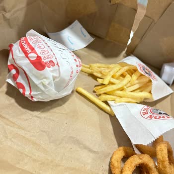 Saloon Burger'in Bayat Ve Soğuk Ürünleri
