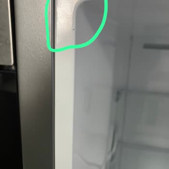 Arçelik Marka Sıfır Buzdolabım Kusurlu Çıktı Servis Kurdu Ve Gitti