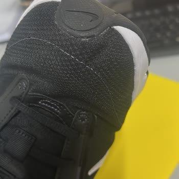 FLO Ayakkabı Yeni Aldığım Üründe Ayakkabı Ucunda Kırılma