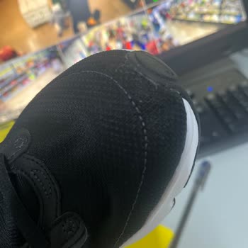 FLO Ayakkabı Yeni Aldığım Üründe Ayakkabı Ucunda Kırılma