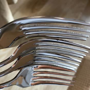 Karaca Züccaciye İlgisizliği Ve Sorumsuzluğu