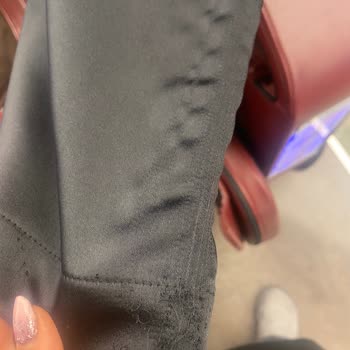 Bershka Yeni Satın Alınan Pantolonun Kısa Sürede Yırtılması