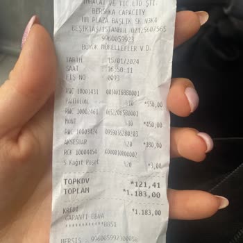 Bershka Yeni Satın Alınan Pantolonun Kısa Sürede Yırtılması