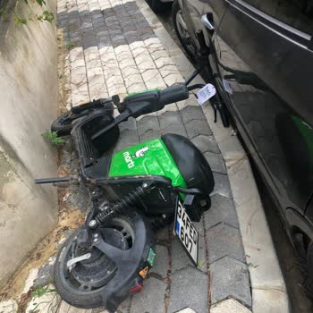 Tag Martı Elektrikli Motosiklet Aracıma Devrilmiştir.