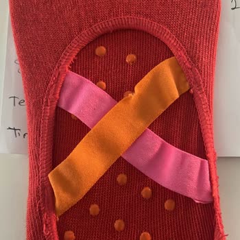 Penti Yırtık Çorap Gönderdi