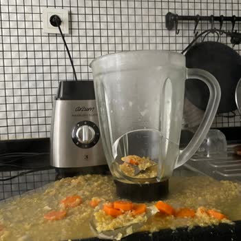 Arzum Maxiblend Glass Ürünümün Üst Haznesi Patladı