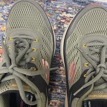 Skechers Malının Arkasında Durmayan Firma.