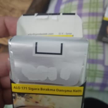 Marlboro Touch Blue Kapak Yırtılması
