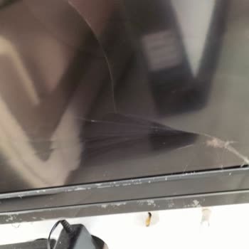 A101 Toshiba TV Kutudan Kırık Çıktı