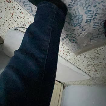 Mavi Pantolon Sol Paça Dönmesi