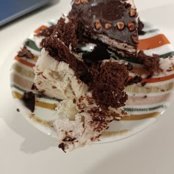 A101 Özsüt Pastasının Tadının Rezil Derecede Kötü Olması