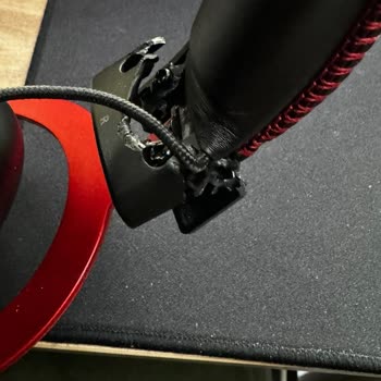 Garantili Hyperx Cloud 2 Menteşeleri Kırılıyor