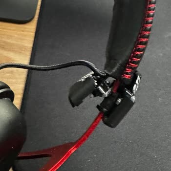 Garantili Hyperx Cloud 2 Menteşeleri Kırılıyor