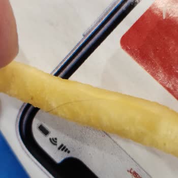 Burger King Yemekte Kıl Çıktı