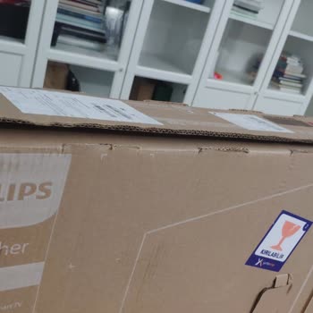 Yurtiçi Kargo Teknosa Ve Harikafiyat Plus Philips HD LED Smart TV
