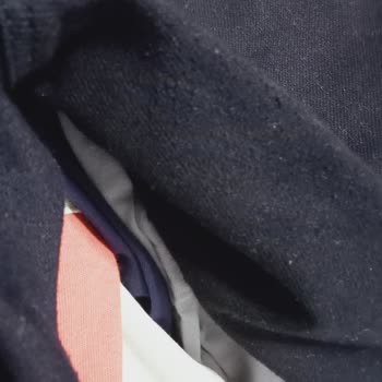 Mavi Siyah Pantolon Tiftiklenmesi