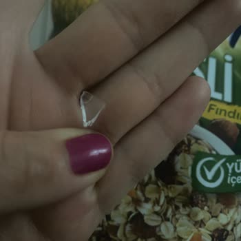 Eti Gıda Eti Lifalif Müsli'den Cam Parçaları Çıktı