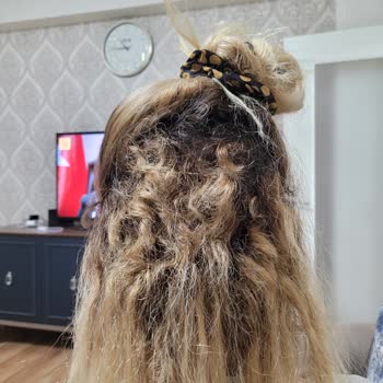 Fatih Zeybek Kuaför ve Güzellik Salonu Kuaförde Yaşanan Önemli Saç Bakımı Sorunu