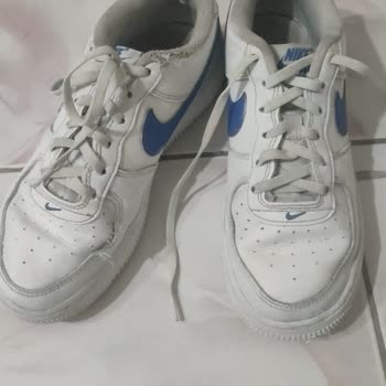 Nike Air Force Parçalandı