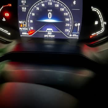 Renault 2023 Clio 1.0 Tce Akü Şarj Sorunu