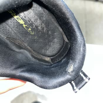 Skechers Kalitesiz Ayakkabı Satıyor (iç Astar Parçalandı)