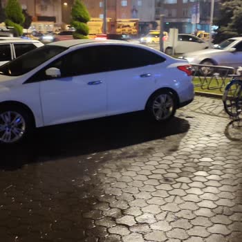 İnegöl Avm Bisiklet Park Yerine Araç Konması