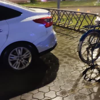 İnegöl Avm Bisiklet Park Yerine Araç Konması