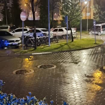 İnegöl Avm Bisiklet Park Yerine Araç Konması