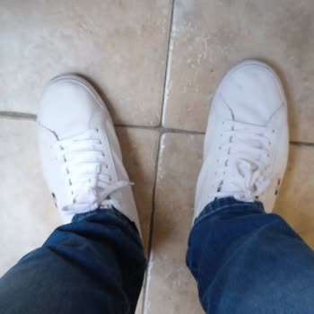 Tekem Spor Lacoste Ayakkabının Sahtesini Mi Satıyor