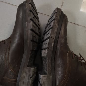 FLO Ayakkabı Tabanları Yarılan Bot İçin Garanti Süresi Sorunu