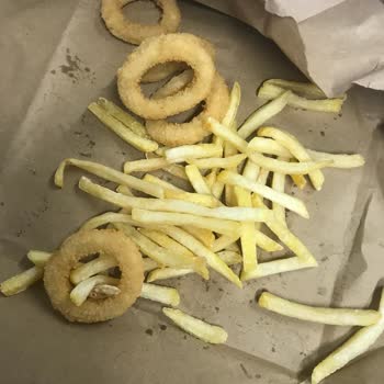 Saloon Burger Necip Fazıl Yanık Ekmek