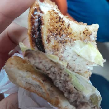 Saloon Burger Necip Fazıl Yanık Ekmek