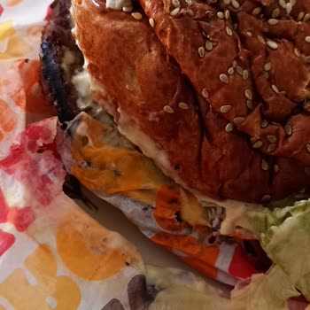Tarsus Burger King Siparişi Yanmış Ve Bayat