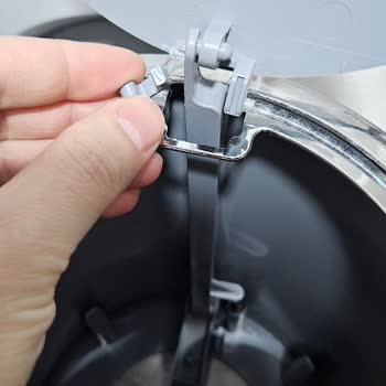 Primanova 5lt Çöp Kovası Plastik Parçası Kırıldı