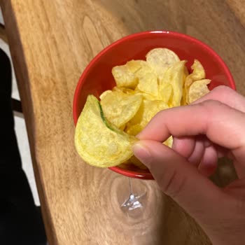 Lay's Paketinden Çıkan Yeşil Renkli Cips!