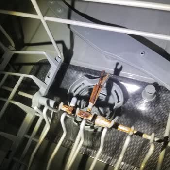 Electrolux ESF2400OW Bulaşık Makinesinin İçi Bütün Olarak Paslandı!