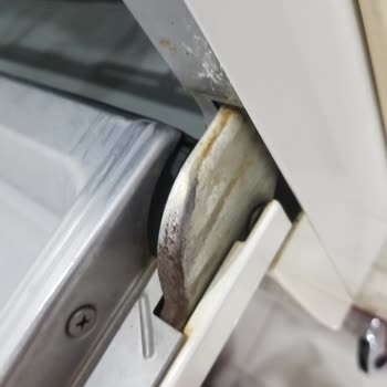 Electrolux ESF2400OW Bulaşık Makinesinin İçi Bütün Olarak Paslandı!