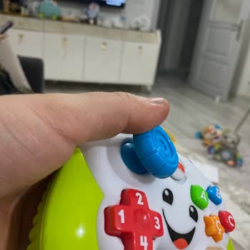 MNG Kargo Kargocu Kargomu Kapıya Fırlattı.