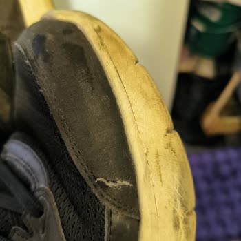 Skechers Ürünün Arkasında Durmuyor